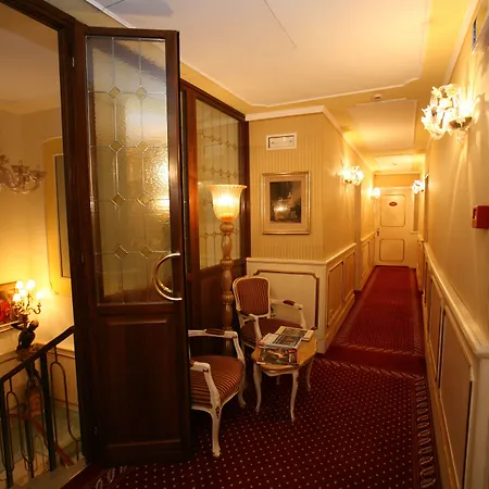 洛坎达卡德布罗基酒店 3* 威尼斯