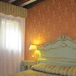 Ca' Del Brocchi Bed and breakfast 4*