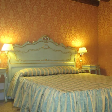 لوكاندا كا ديل بروكي فندق مبيت وإفطار البندقية