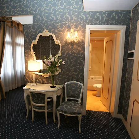 لوكاندا كا ديل بروكي فندق مبيت وإفطار البندقية