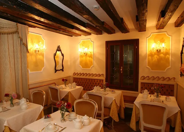 Ca' Del Brocchi Bed & Breakfast 3*