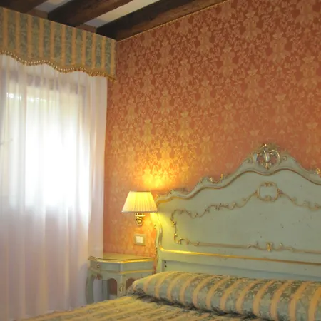 Ca' Del Brocchi Bed and Breakfast 4*